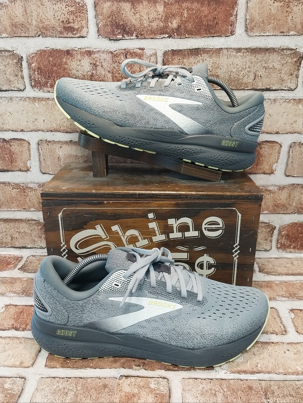 Pre-owned 2023 Brooks Ghost 16